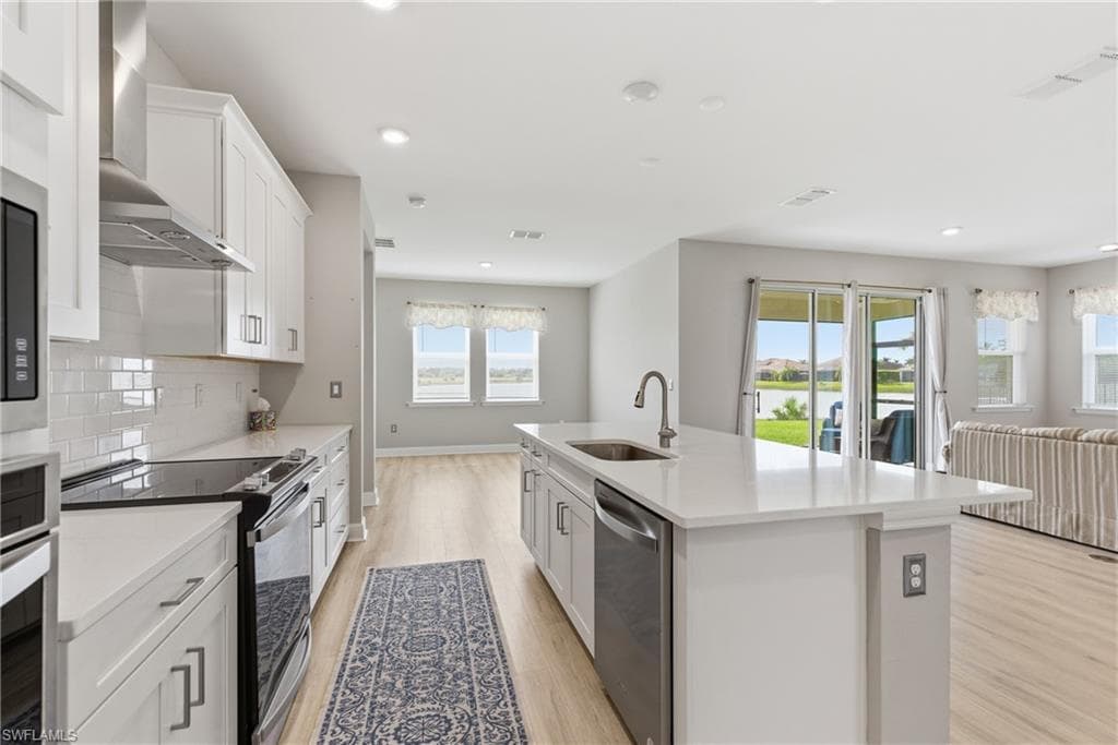 2055 Grove DR, NAPLES FL 34120-12