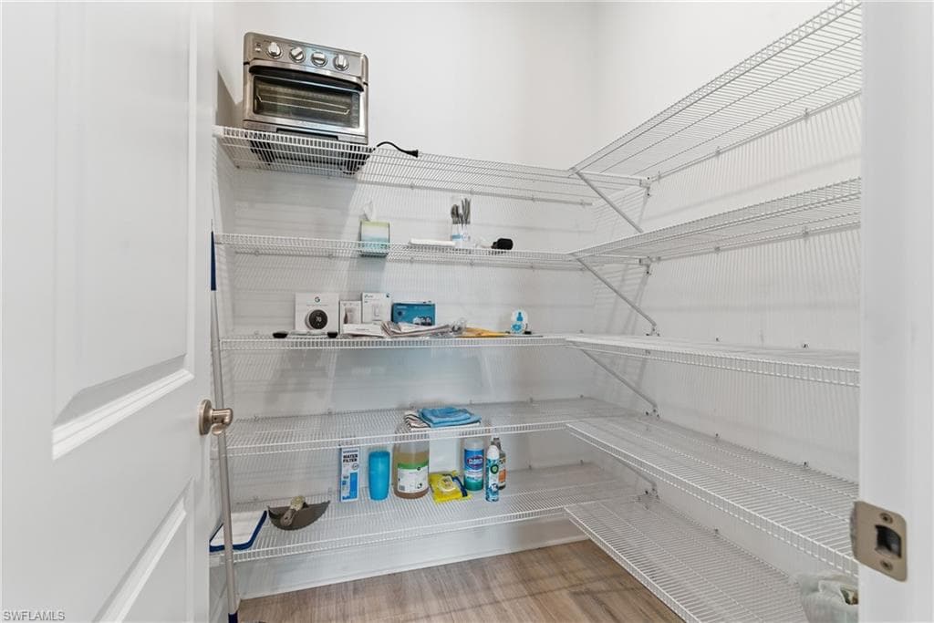 2055 Grove DR, NAPLES FL 34120-11