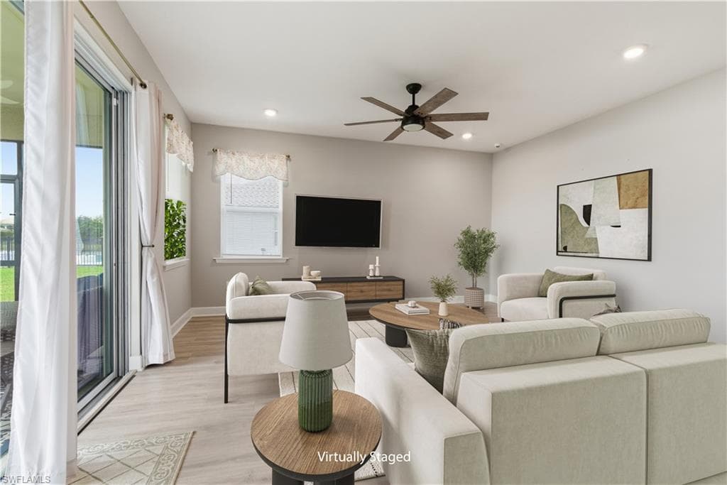 2055 Grove DR, NAPLES FL 34120-4