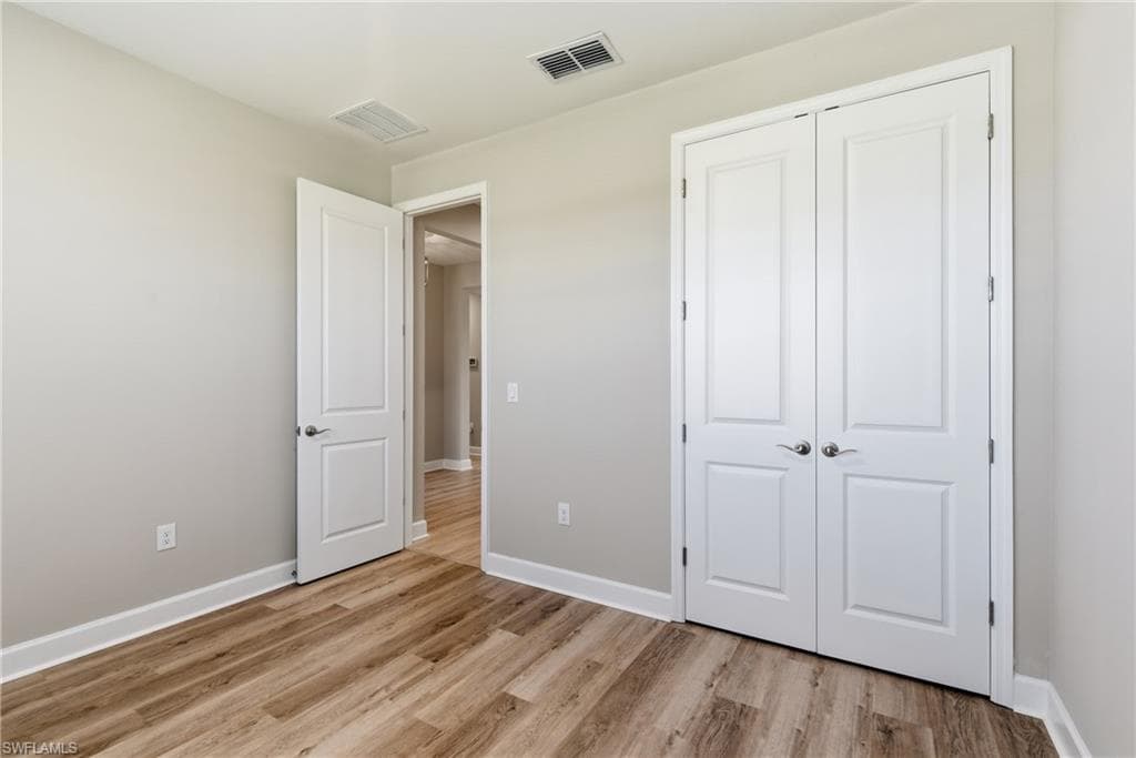 2055 Grove DR, NAPLES FL 34120-33