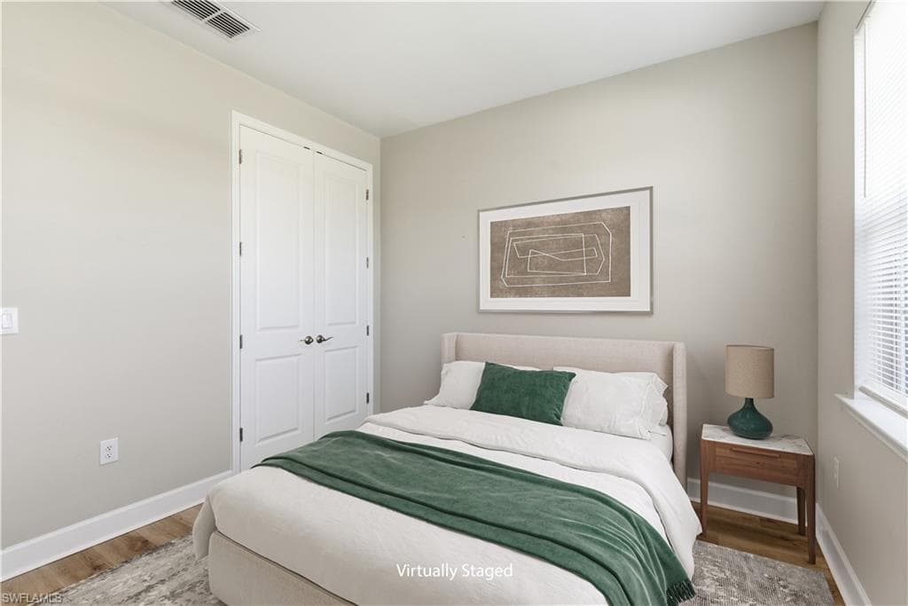 2055 Grove DR, NAPLES FL 34120-24