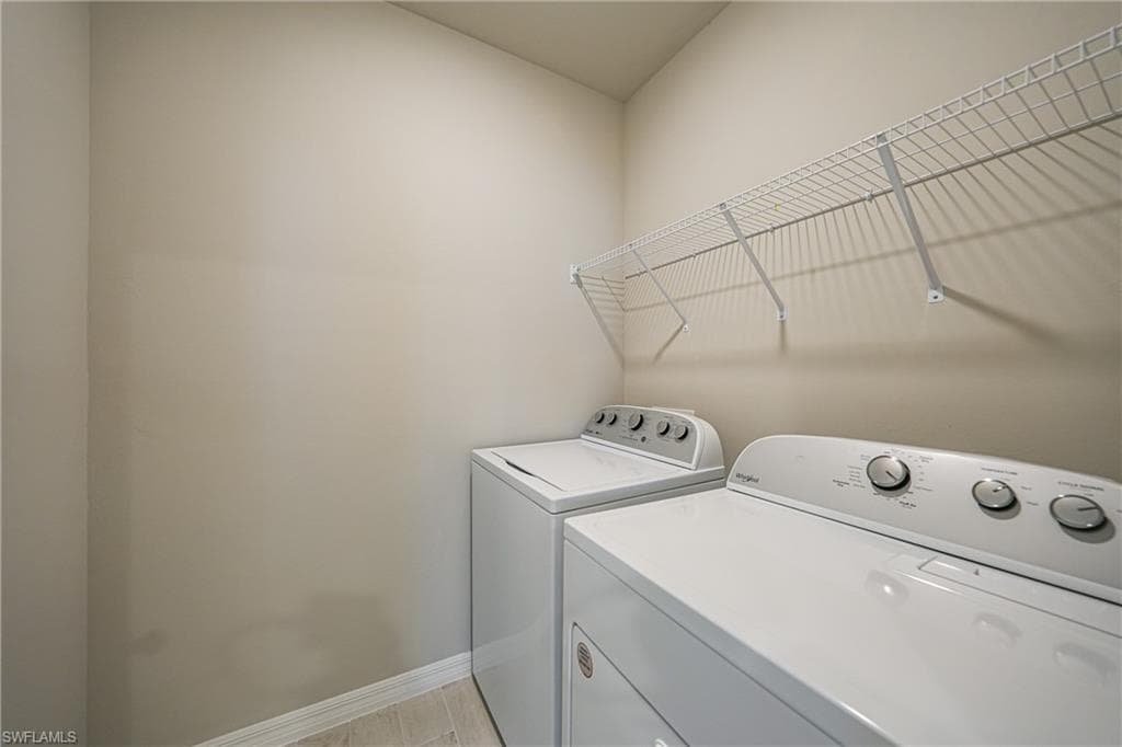 2965 Ernest WAY, FORT MYERS FL 33905-42