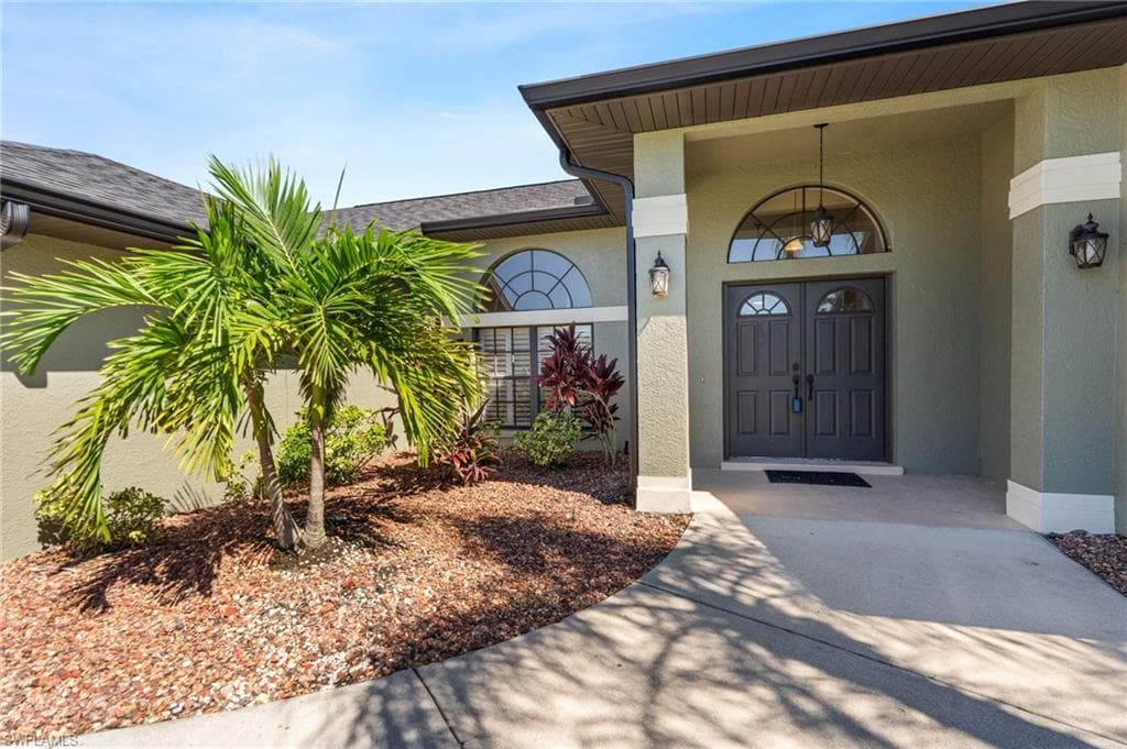 1048 Harbour Drake DR, PUNTA GORDA FL 33983-2