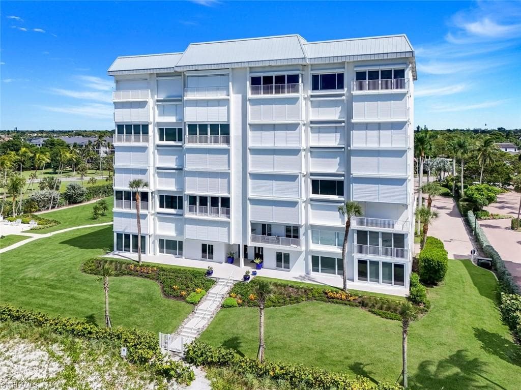 1285 Gulf Shore BLVD N # 3B, NAPLES FL 34102-45