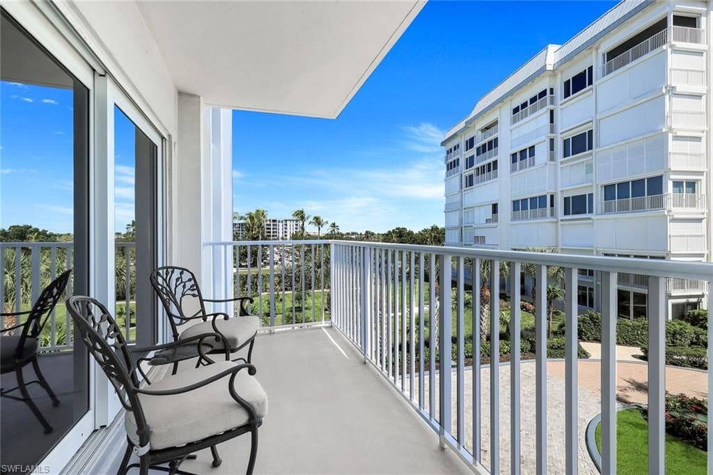 1285 Gulf Shore BLVD N # 3B, NAPLES FL 34102-21