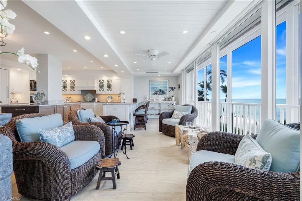 1285 Gulf Shore BLVD N # 3B, NAPLES FL 34102-19