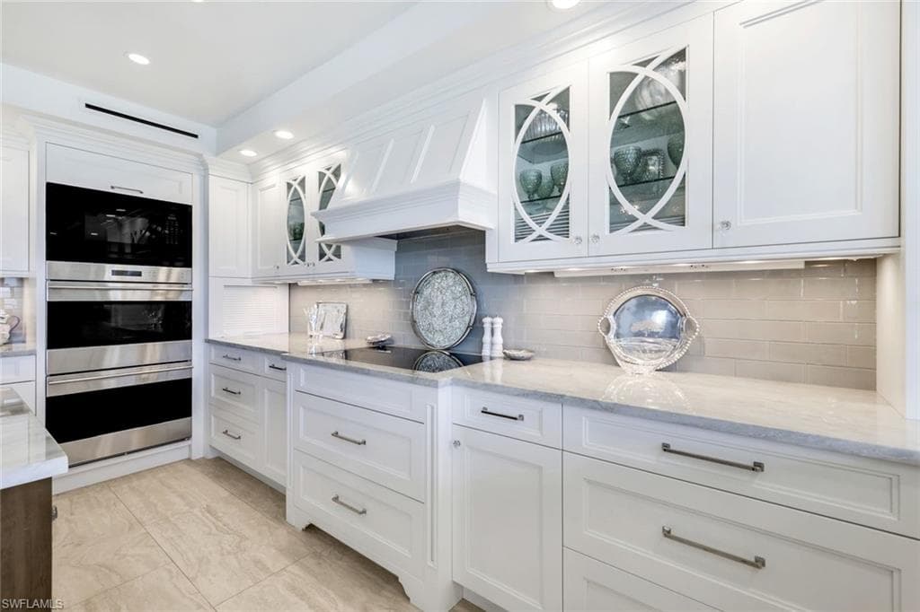 1285 Gulf Shore BLVD N # 3B, NAPLES FL 34102-9