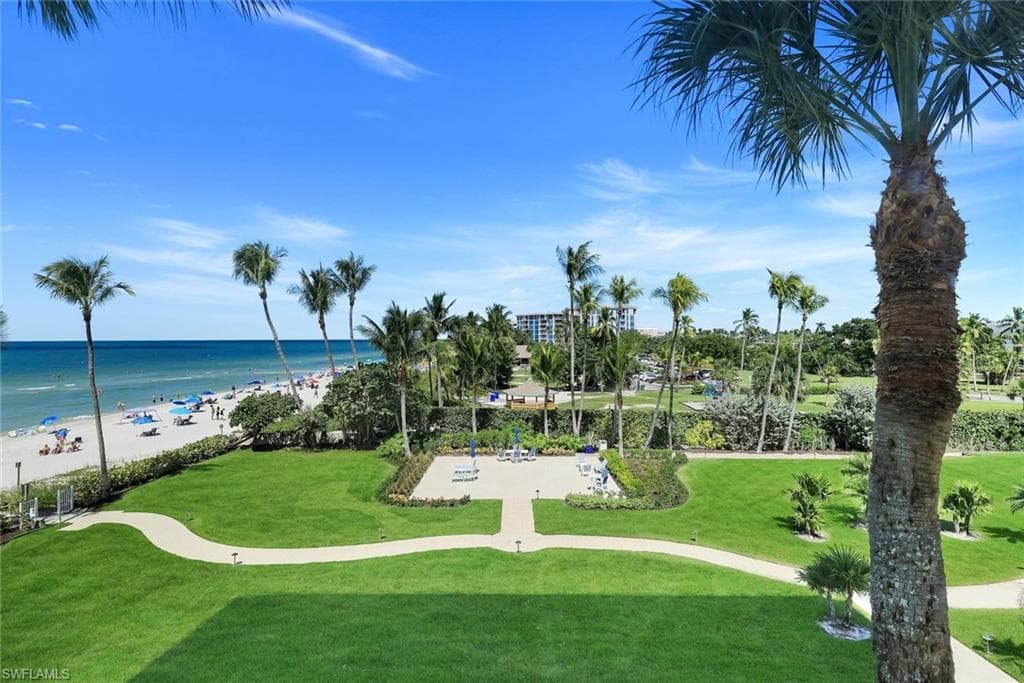 1285 Gulf Shore BLVD N # 3B, NAPLES FL 34102-40