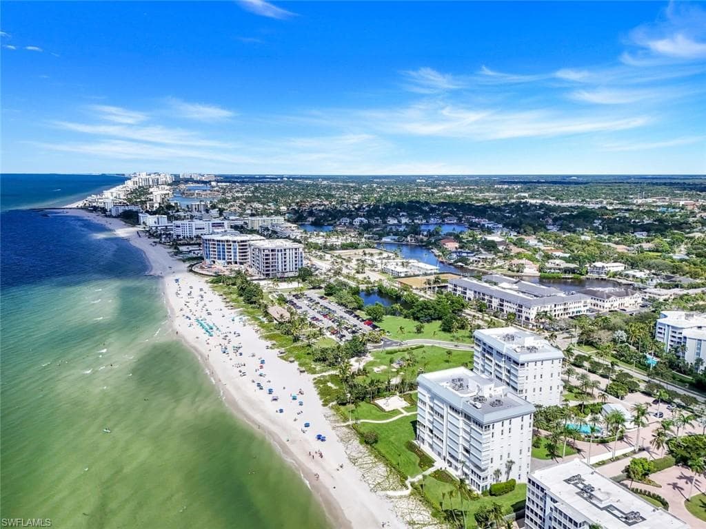 1285 Gulf Shore BLVD N # 3B, NAPLES FL 34102-47