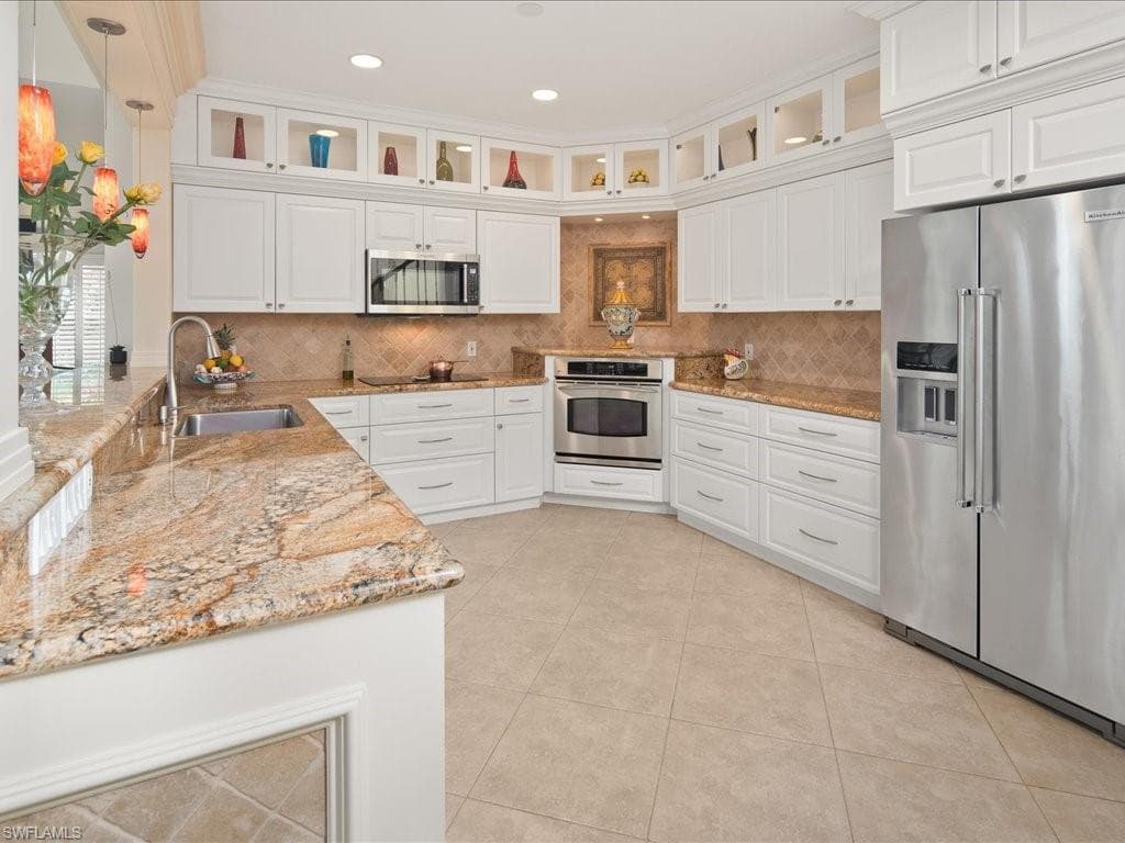 156 Amblewood LN # 704, NAPLES FL 34105-4