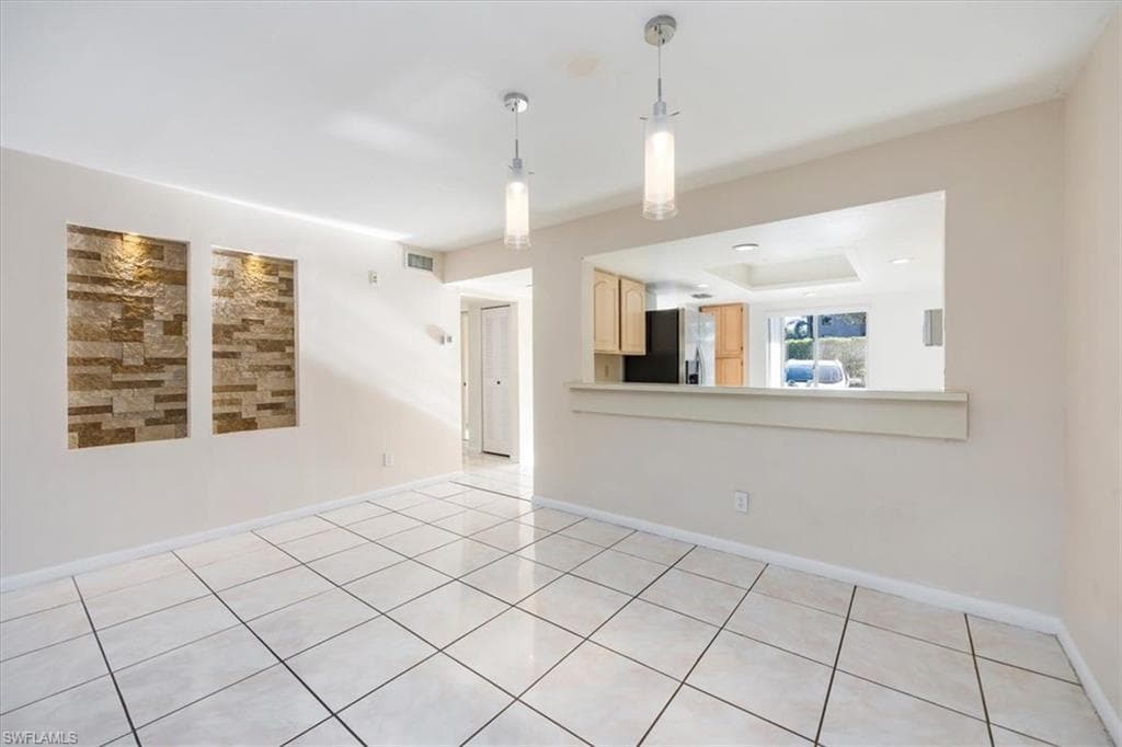 5697 Rattlesnake Hammock RD # 105, NAPLES FL 34113-26