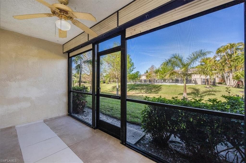 5697 Rattlesnake Hammock RD # 105, NAPLES FL 34113-4