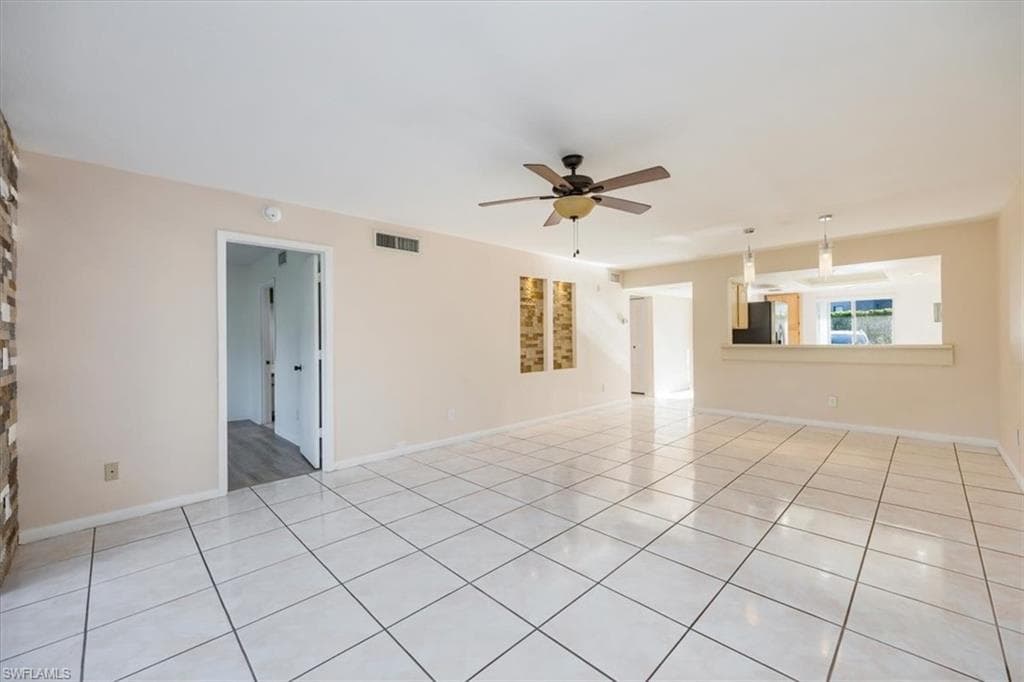 5697 Rattlesnake Hammock RD # 105, NAPLES FL 34113-32