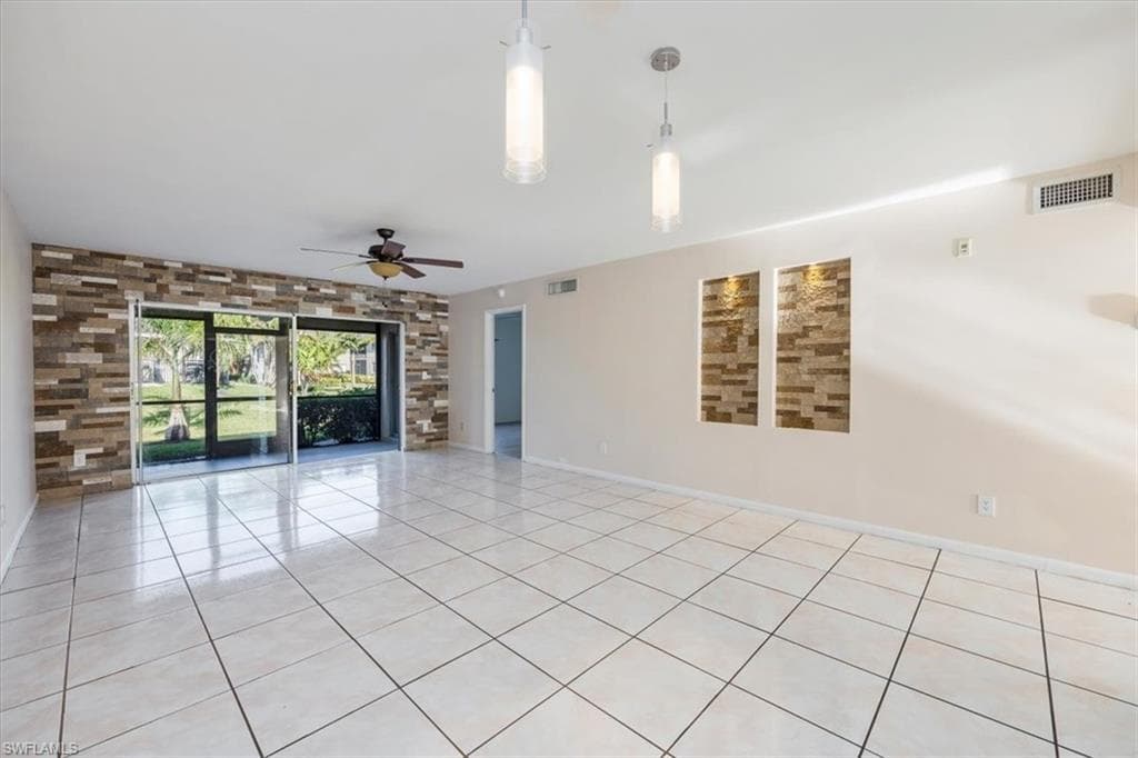 5697 Rattlesnake Hammock RD # 105, NAPLES FL 34113-24