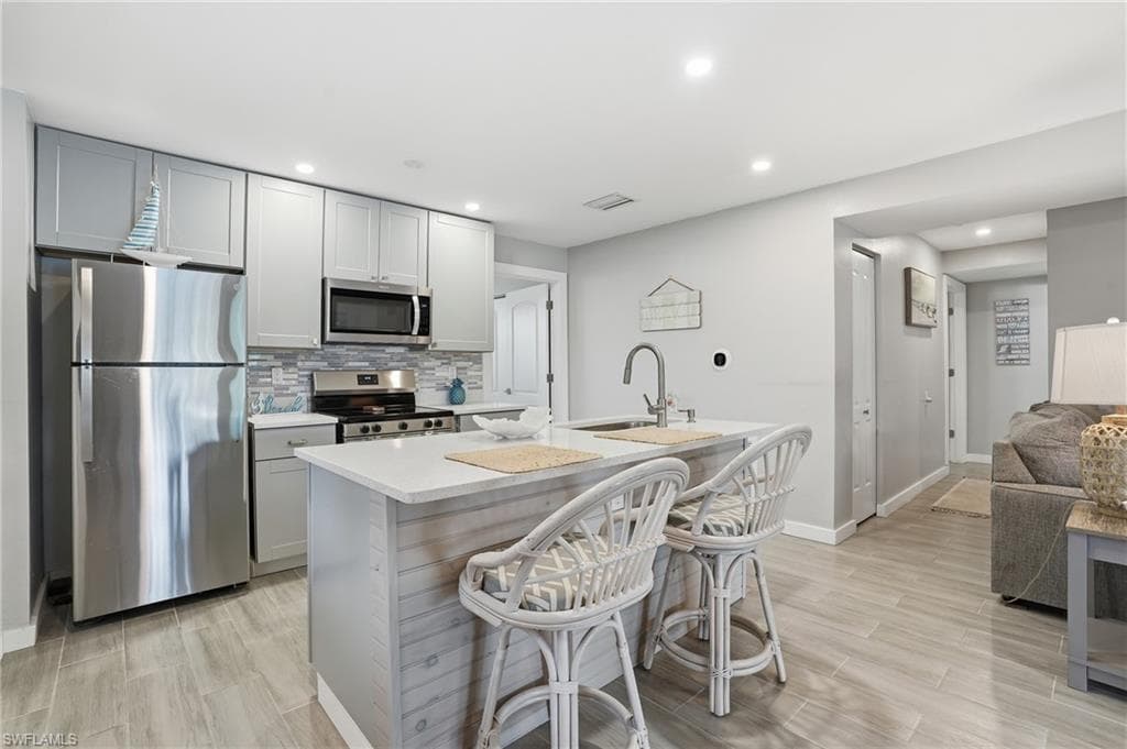 130 Bahia VIA, FORT MYERS BEACH FL 33931-26