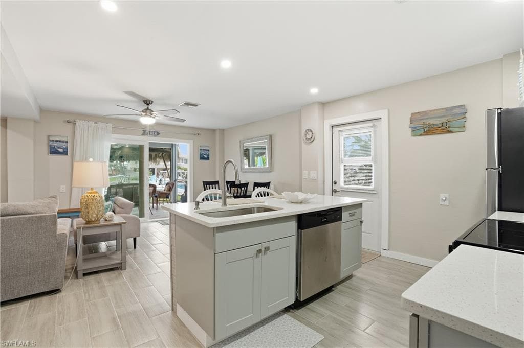 130 Bahia VIA, FORT MYERS BEACH FL 33931-29