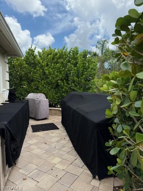 4826 Southern Breeze DR, NAPLES FL 34114-2