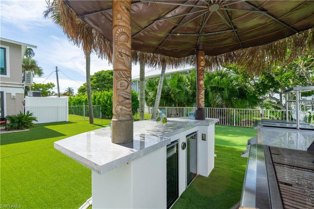 205 Bayview AVE, FORT MYERS BEACH FL 33931-37