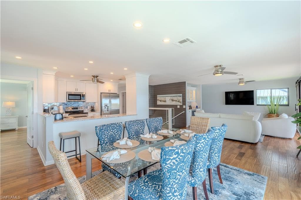 205 Bayview AVE, FORT MYERS BEACH FL 33931-20