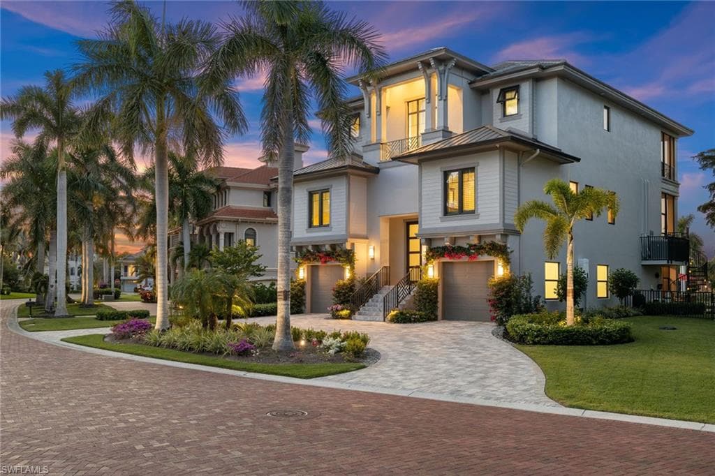211 San Mateo DR, BONITA SPRINGS FL 34134-2
