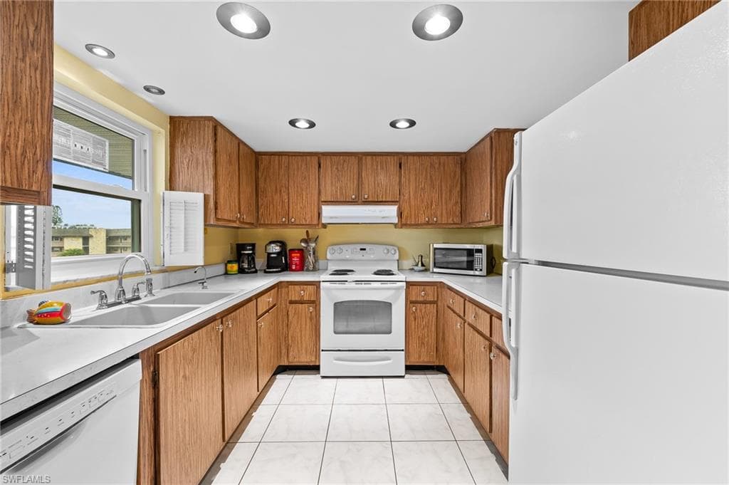 5419 Rattlesnake Hammock RD # 306F, NAPLES FL 34113-2