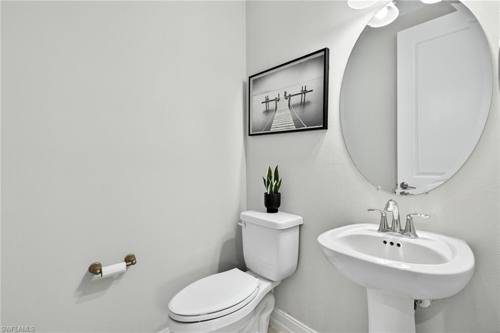 7570 Rockefeller DR, NAPLES FL 34119-19