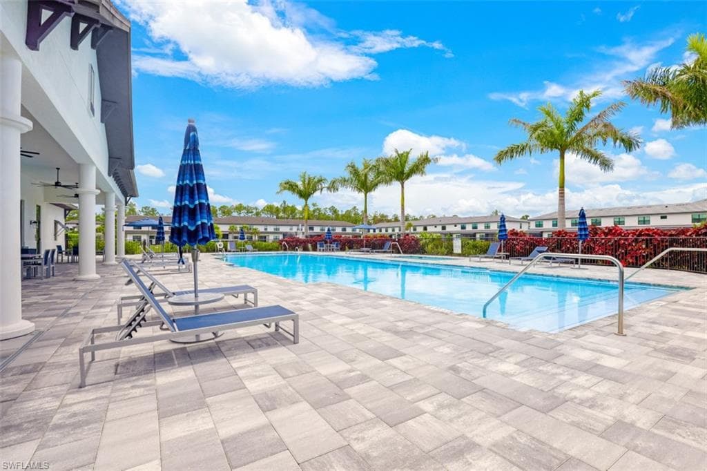 7570 Rockefeller DR, NAPLES FL 34119-29