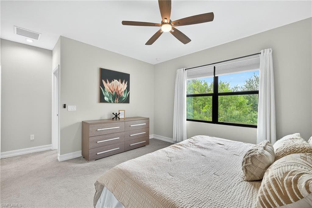 7570 Rockefeller DR, NAPLES FL 34119-13