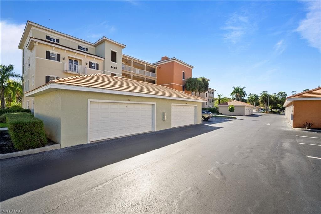 4455 Botanical Place CIR # 405, NAPLES FL 34112-26