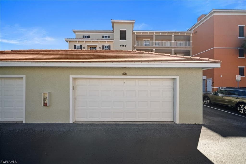 4455 Botanical Place CIR # 405, NAPLES FL 34112-27