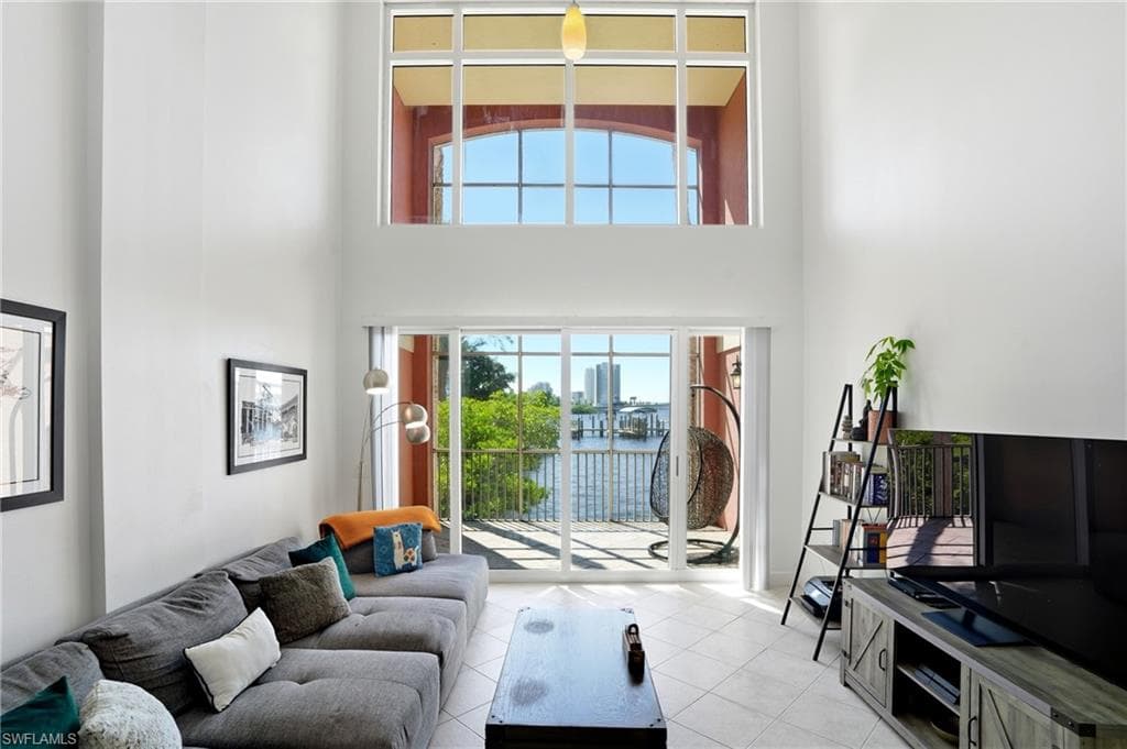 2743 1st ST # 110, FORT MYERS FL 33916-4