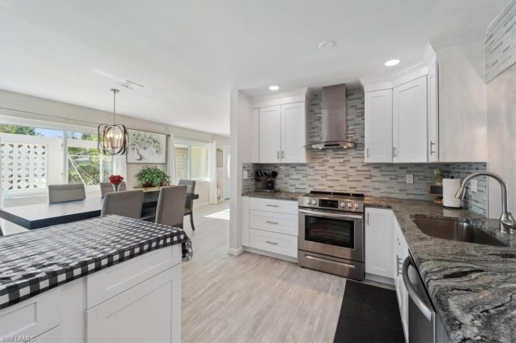 1502 Canal ST, LEHIGH ACRES FL 33936-9