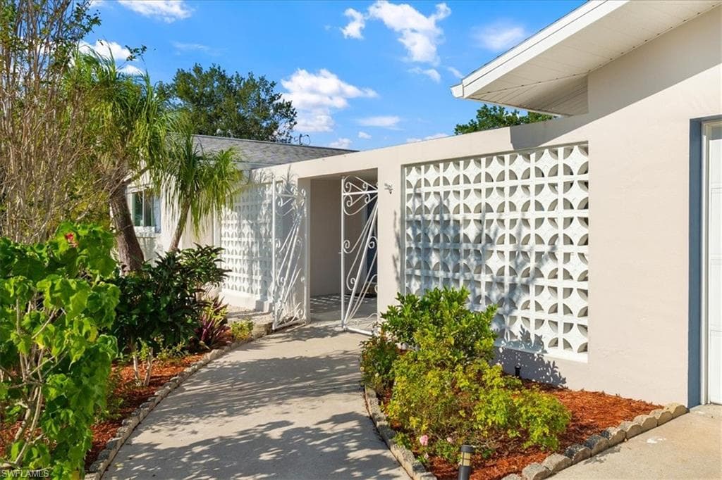 1502 Canal ST, LEHIGH ACRES FL 33936-32