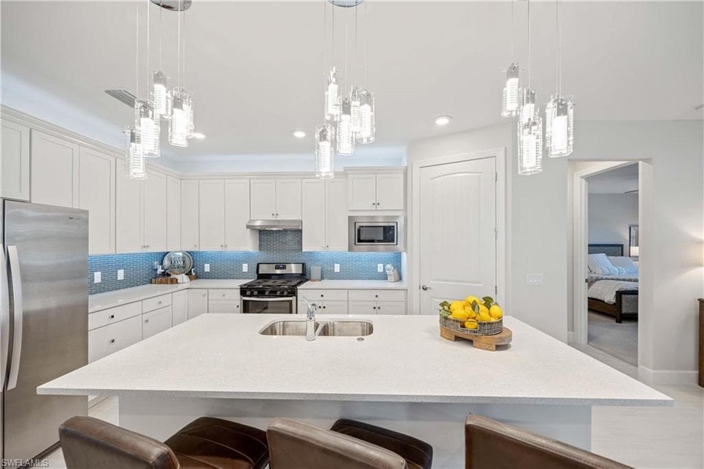 6699 Pennyroyal DR, NAPLES FL 34114-8