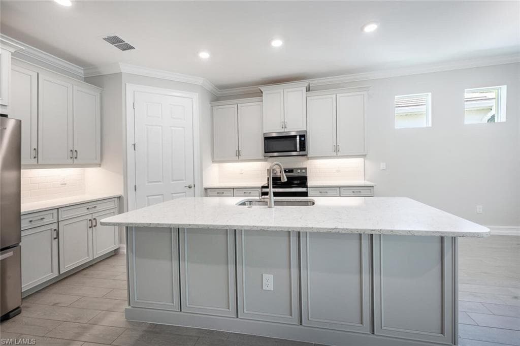 388 GRACE BAY LN, NAPLES FL 34114-8