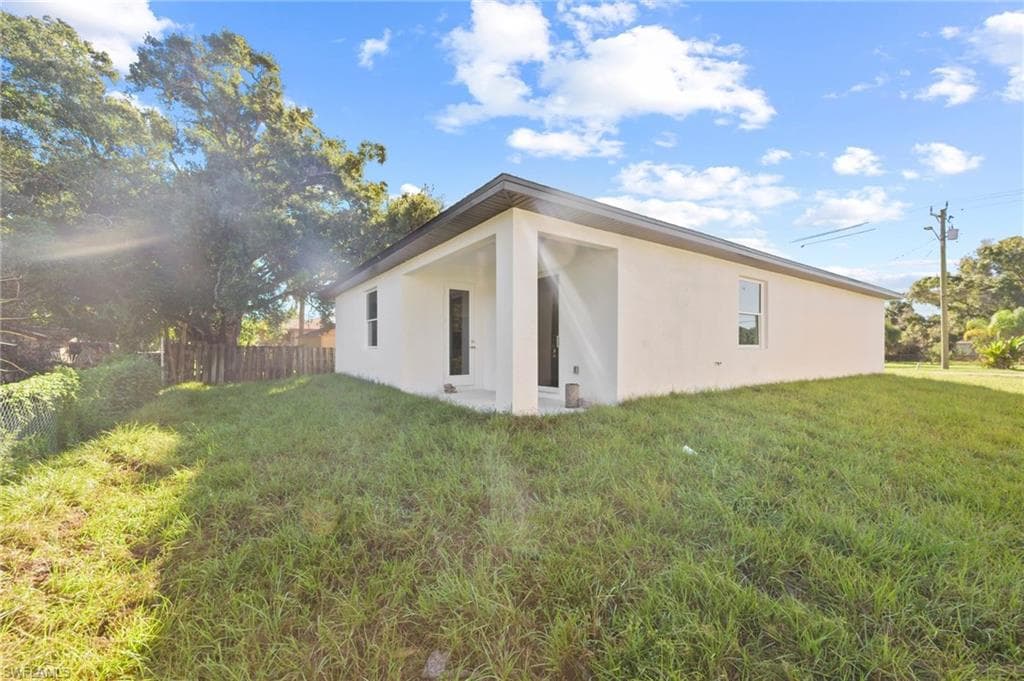 4117 Woodside AVE, FORT MYERS FL 33916-22