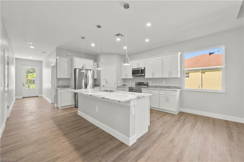 4117 Woodside AVE, FORT MYERS FL 33916-3