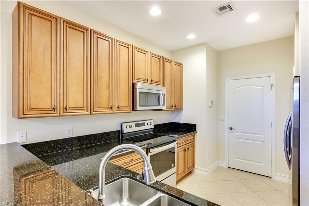 20720 Brassy Pine WAY # 29, ESTERO FL 33928-8