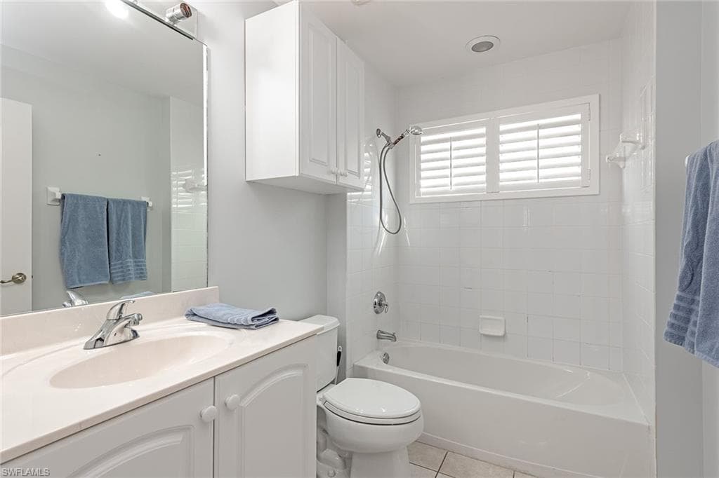 2540 Talon CT # 503, NAPLES FL 34105-8