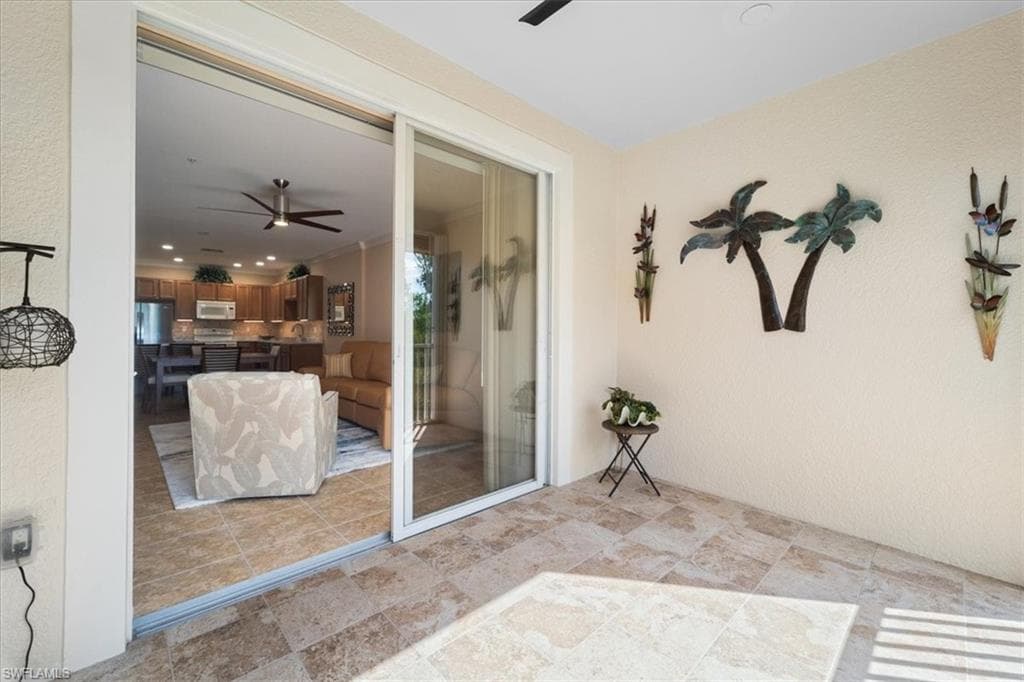 14981 Reflection Key CIR # 322, FORT MYERS FL 33907-21