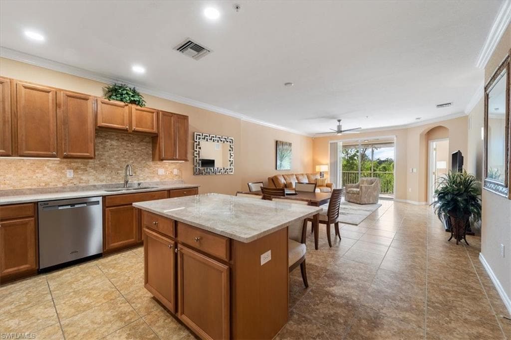 14981 Reflection Key CIR # 322, FORT MYERS FL 33907-2