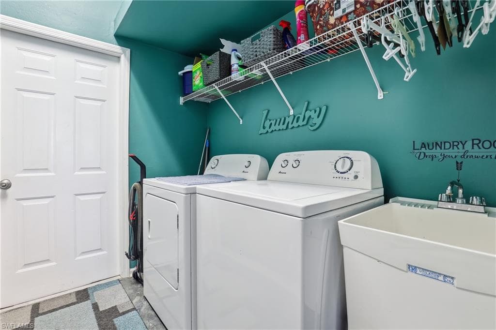 3236 Potomac CT, NAPLES FL 34120-36