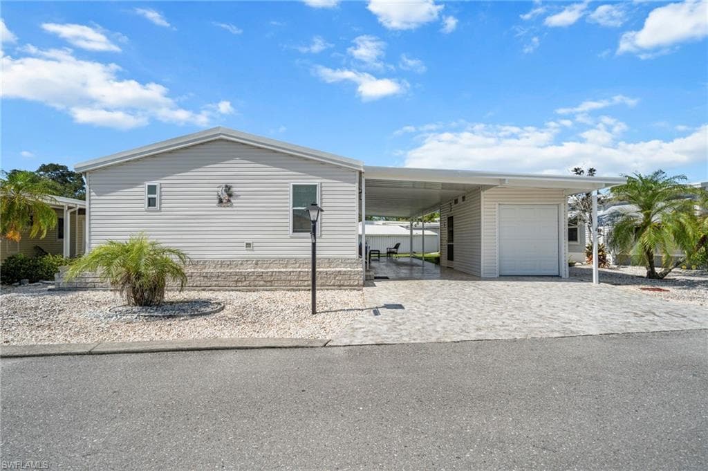 370 Nicklaus BLVD, NORTH FORT MYERS FL 33903-19