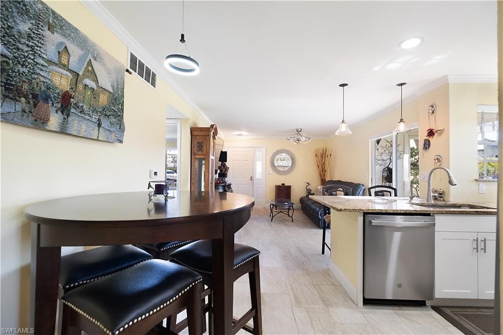 2008 Rookery Bay DR # 1102, NAPLES FL 34114-6