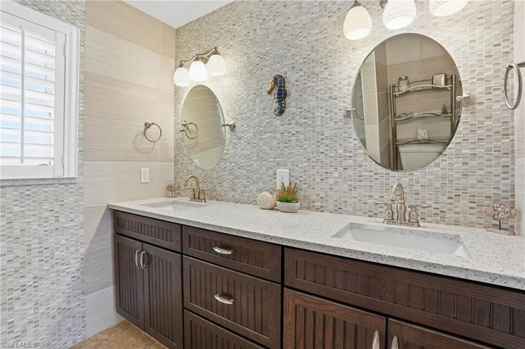 850 Oak ST, FORT MYERS BEACH FL 33931-13