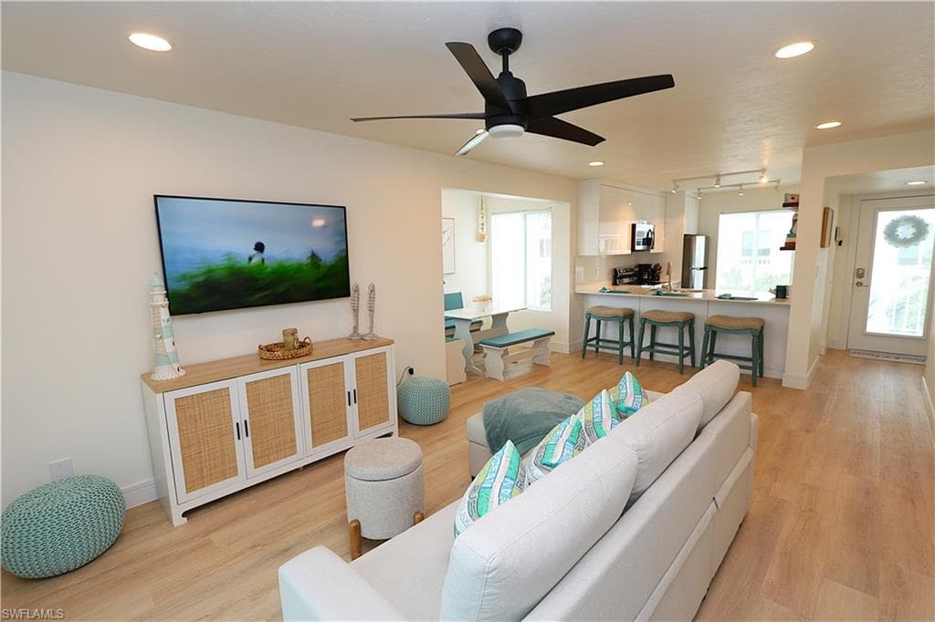 2235 San Marco RD # 204, MARCO ISLAND FL 34145-4