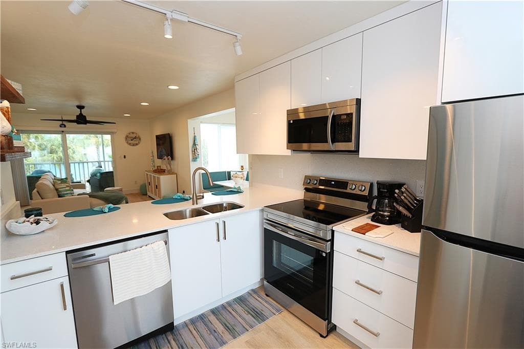 2235 San Marco RD # 204, MARCO ISLAND FL 34145-13