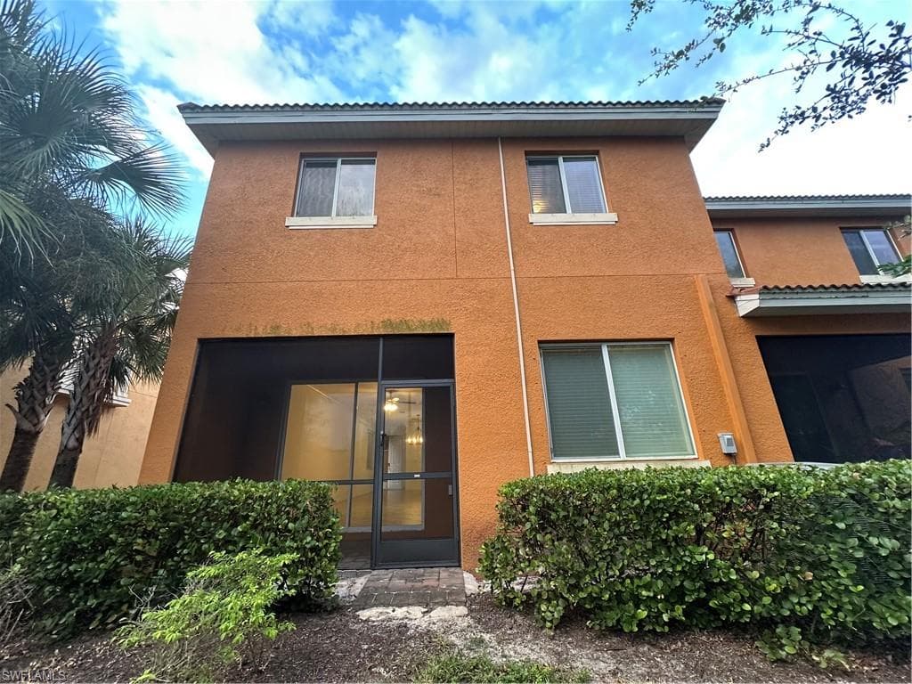 10100 Tin Maple DR # 15, ESTERO FL 33928-5