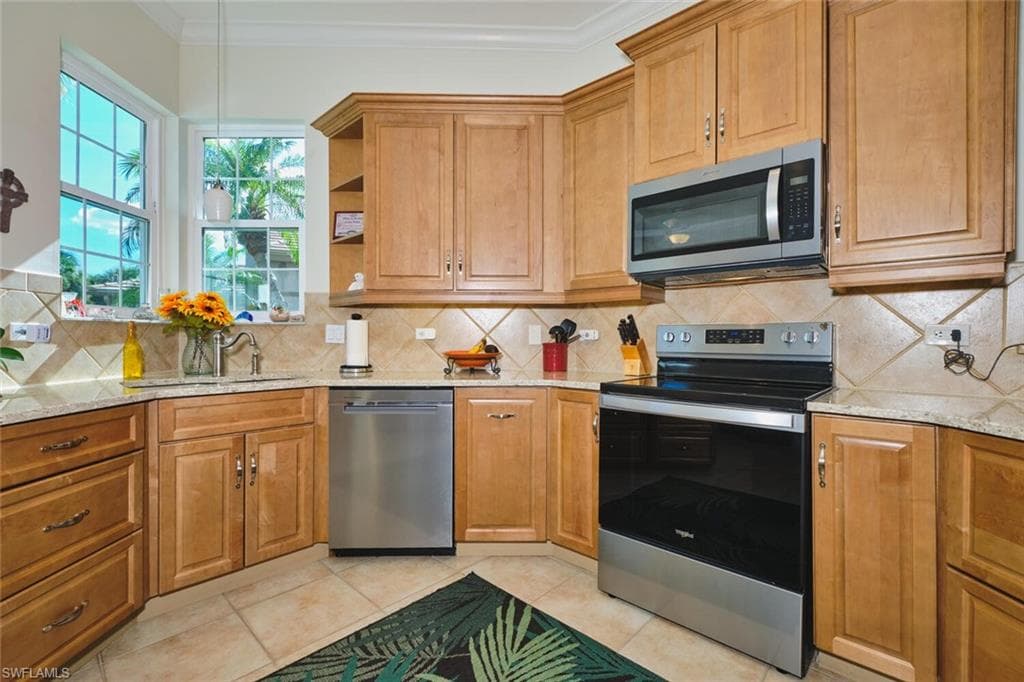 16420 Edgemont DR, FORT MYERS FL 33908-25