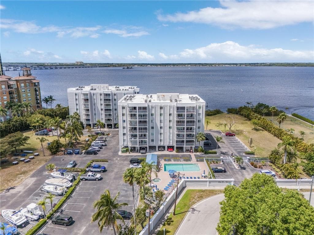 2885 Palm Beach BLVD # 103, FORT MYERS FL 33916-35